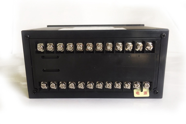 流量积算仪 XSJ-AH2KB2V0 02.jpg